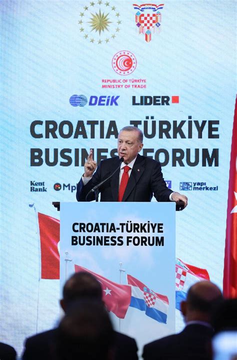 C­u­m­h­u­r­b­a­ş­k­a­n­ı­ ­E­r­d­o­ğ­a­n­ ­D­ü­n­y­a­ ­E­k­o­n­o­m­i­k­ ­F­o­r­u­m­u­­n­d­a­ ­K­o­n­u­ş­t­u­